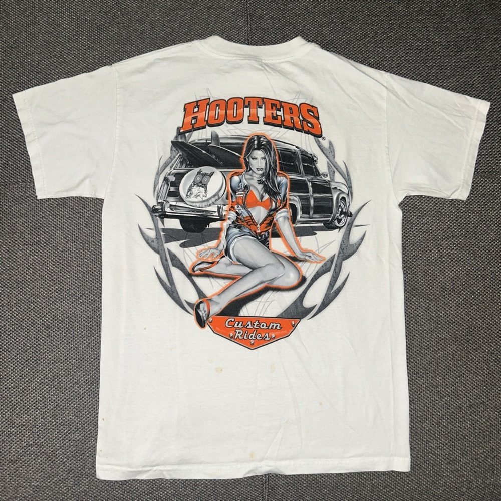Y2K Hooters Pinup Surf Graphic T-Shirt